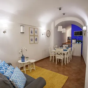 https://bluoltremare.hotels-amalfi.com