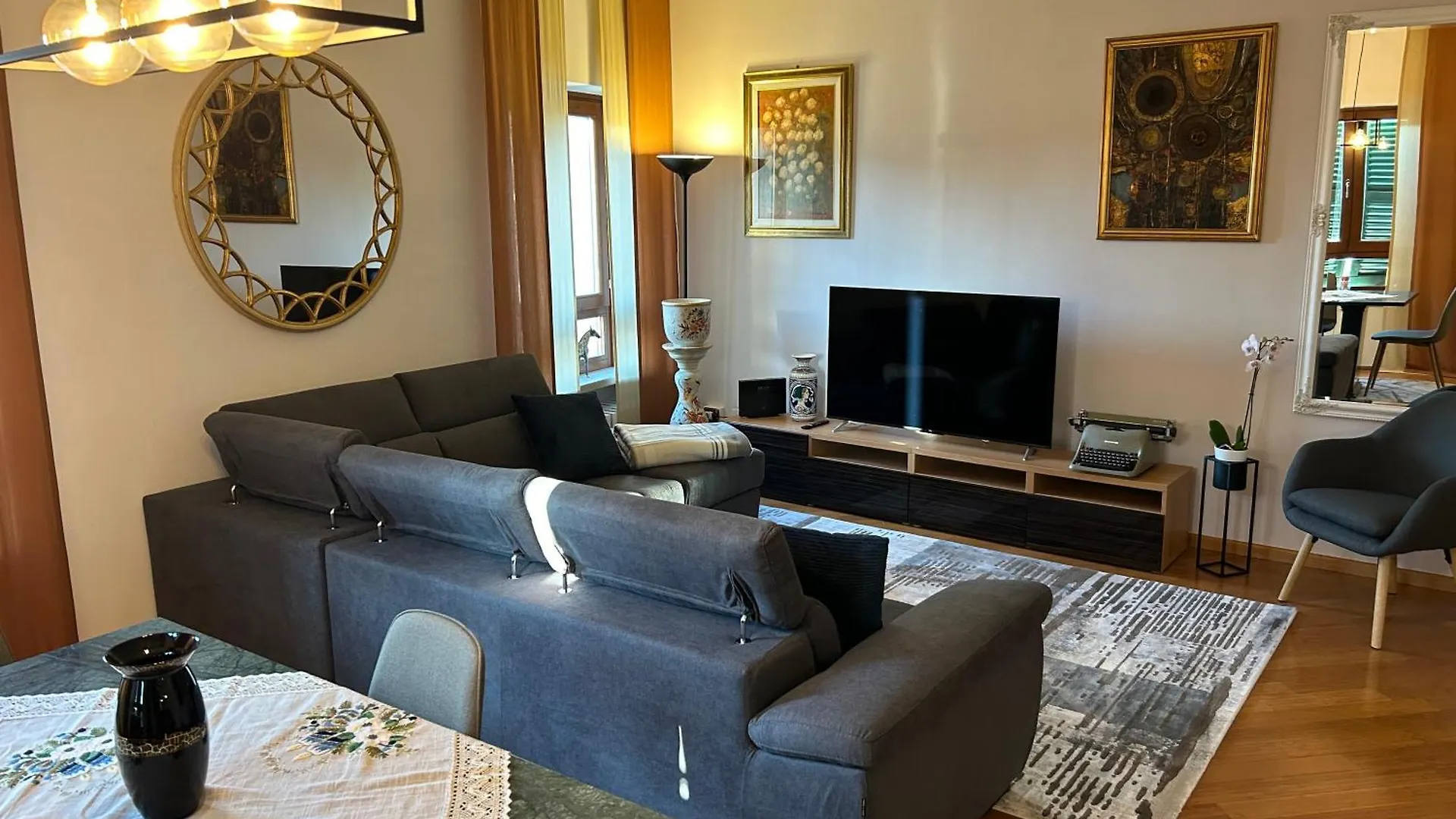 Castelvecchio Apartment contacts